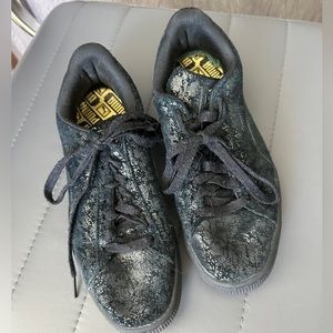 Like New black Puma Sneakers